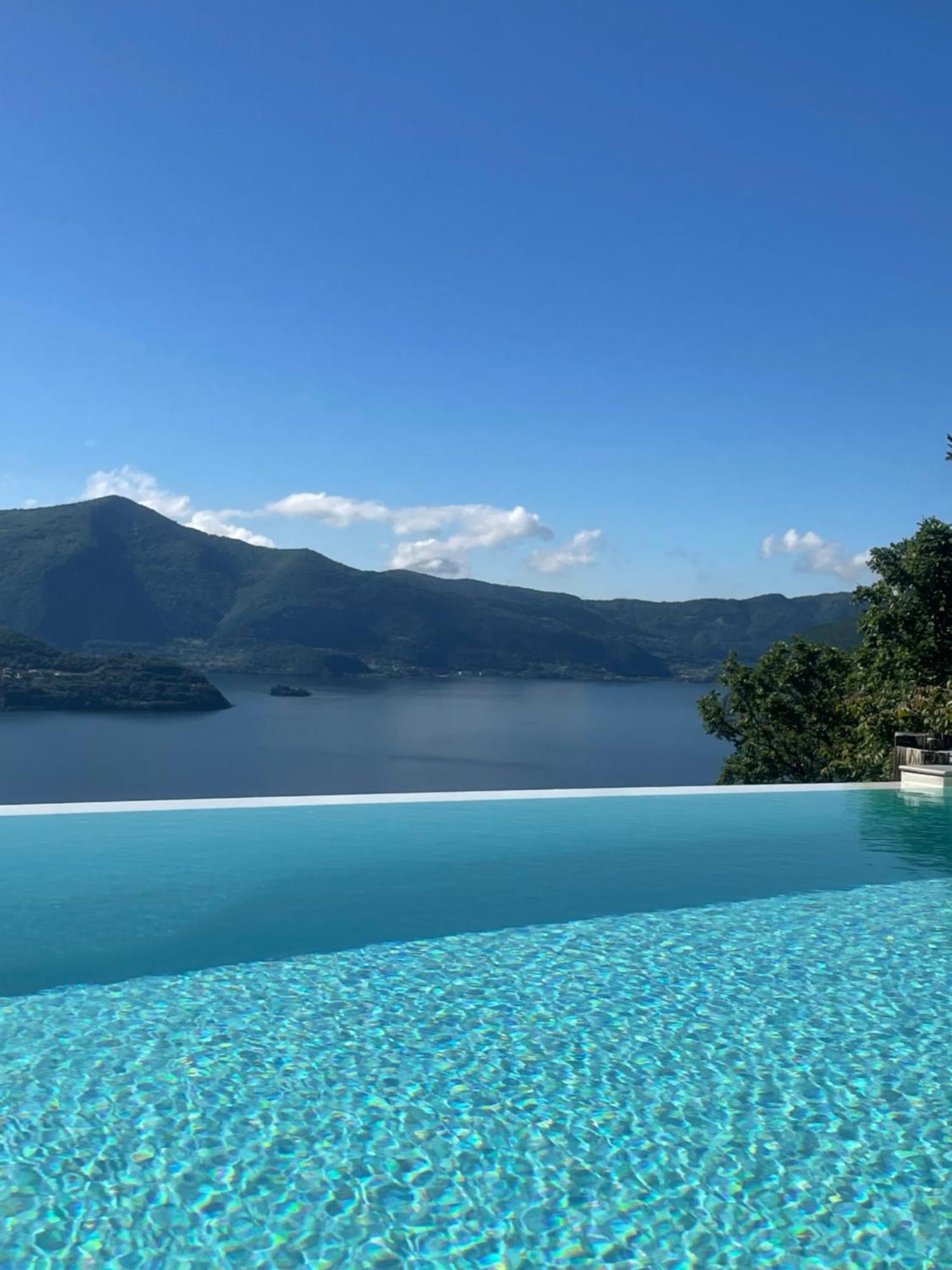 Mia Isola With Lake View, Garden And Swimming Pool Parzanica Exteriér fotografie