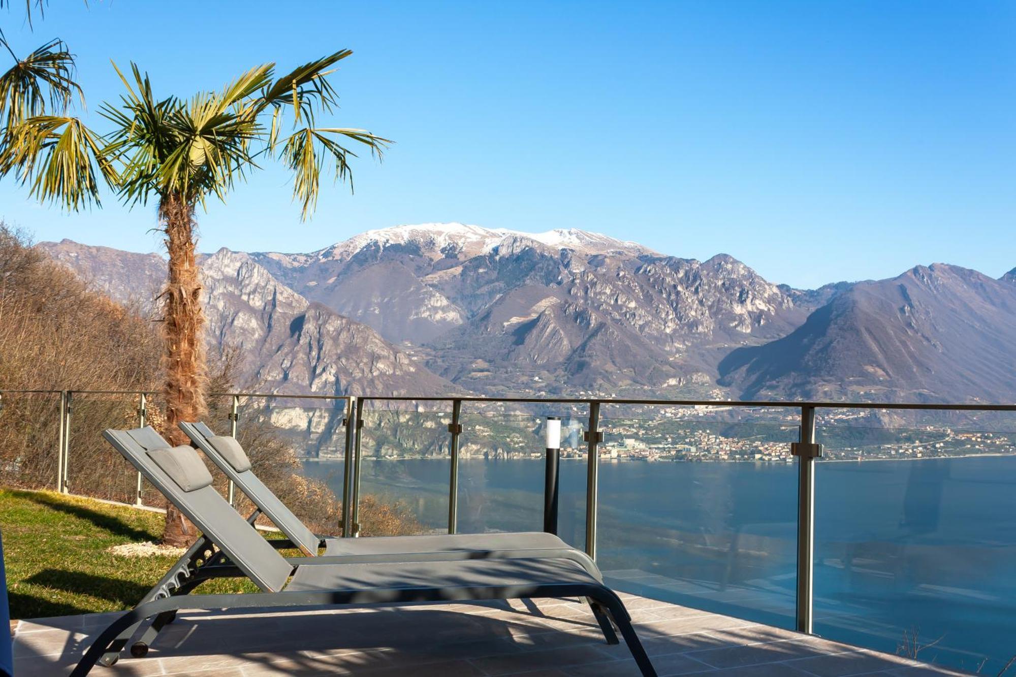 Mia Isola With Lake View, Garden And Swimming Pool Parzanica Exteriér fotografie