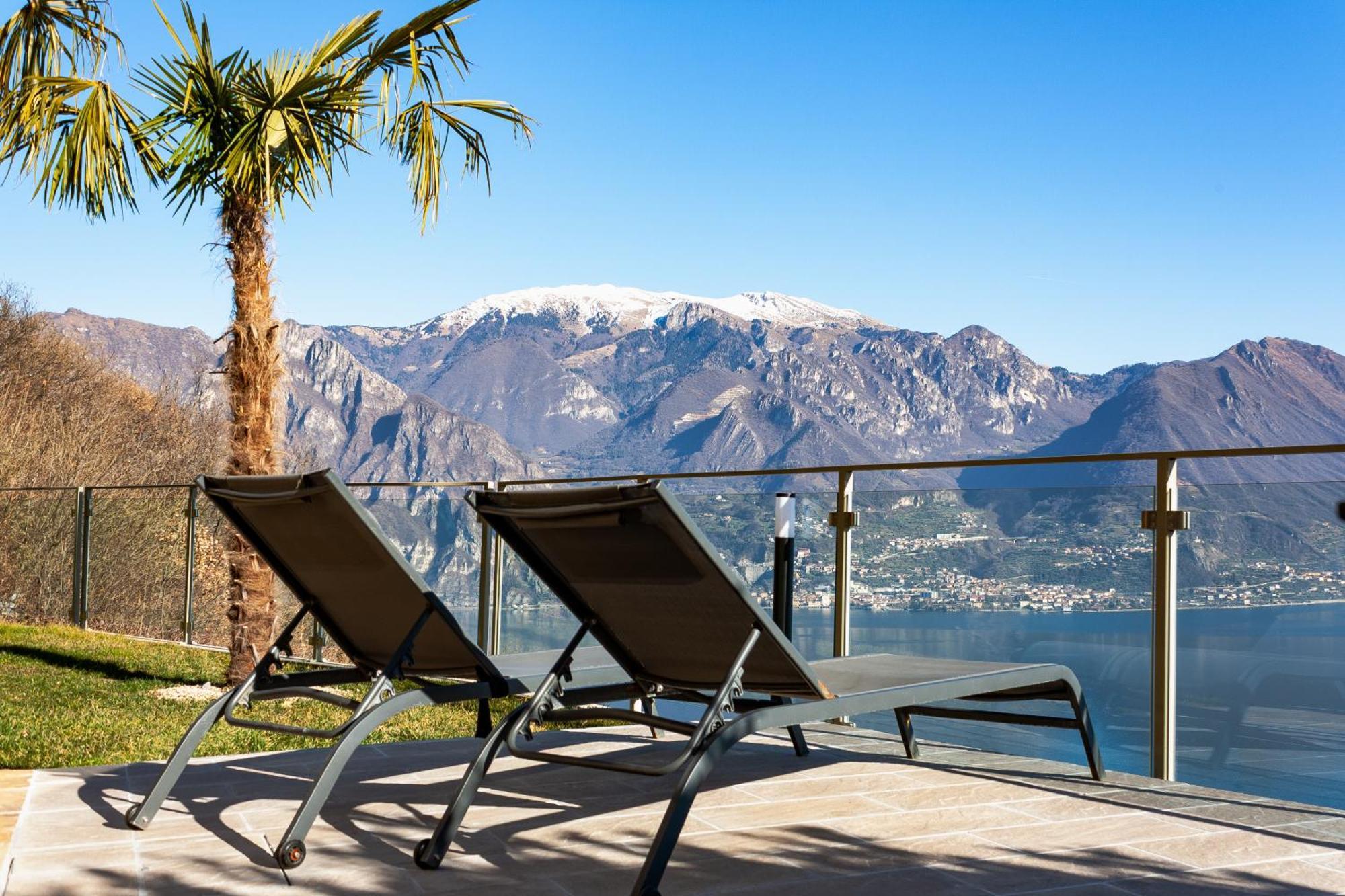 Mia Isola With Lake View, Garden And Swimming Pool Parzanica Exteriér fotografie