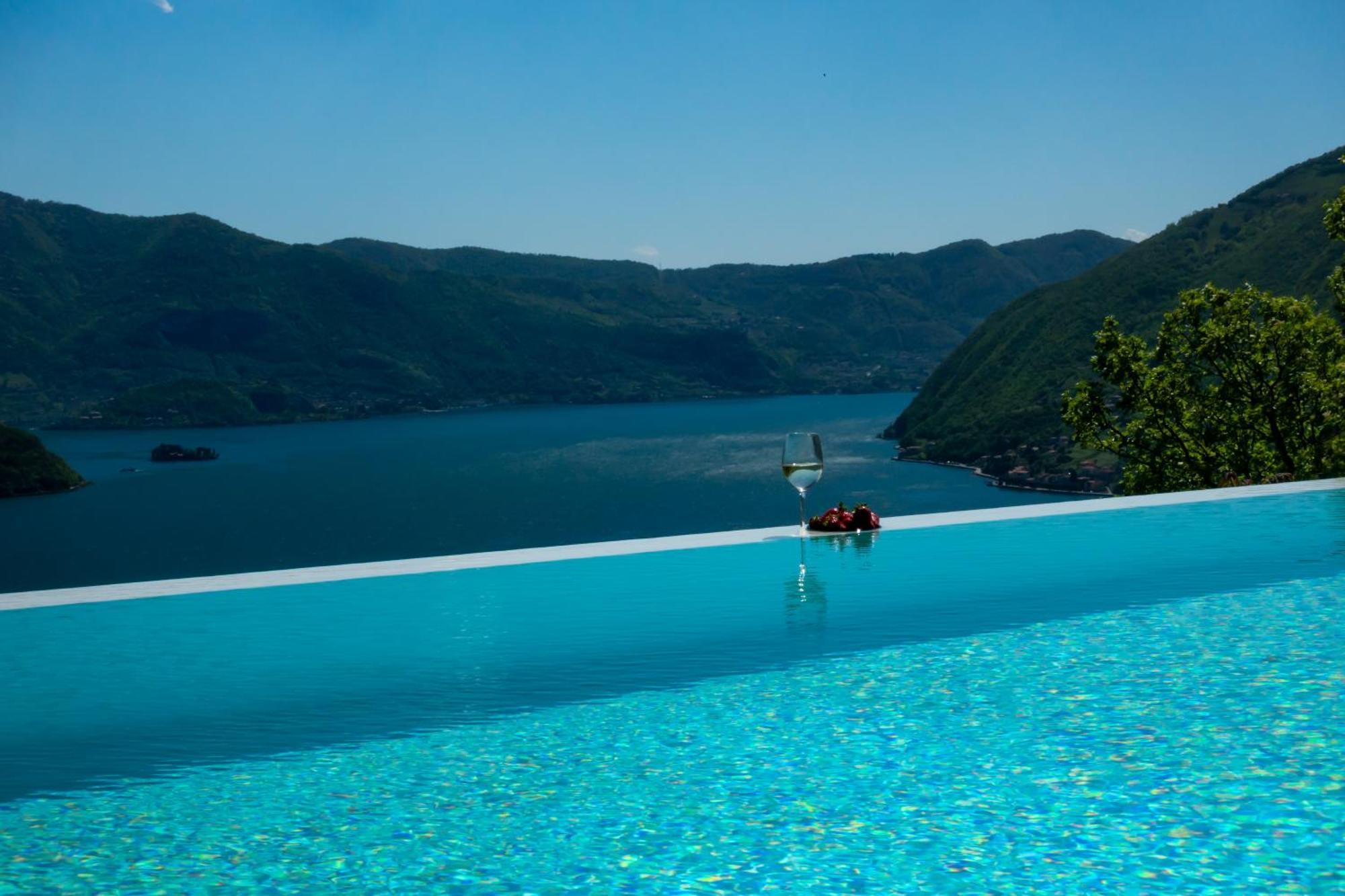 Mia Isola With Lake View, Garden And Swimming Pool Parzanica Exteriér fotografie